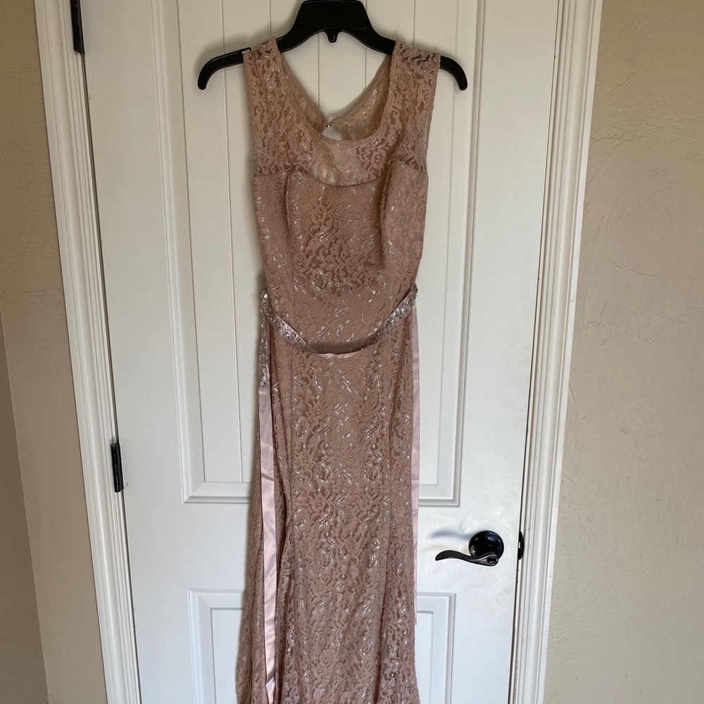 Long lace dress with sash